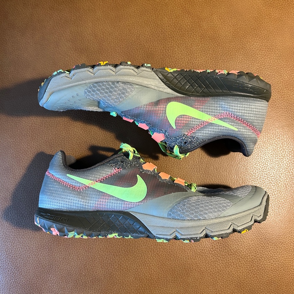 [8] Nike Women’s Green Trail Running Shoes